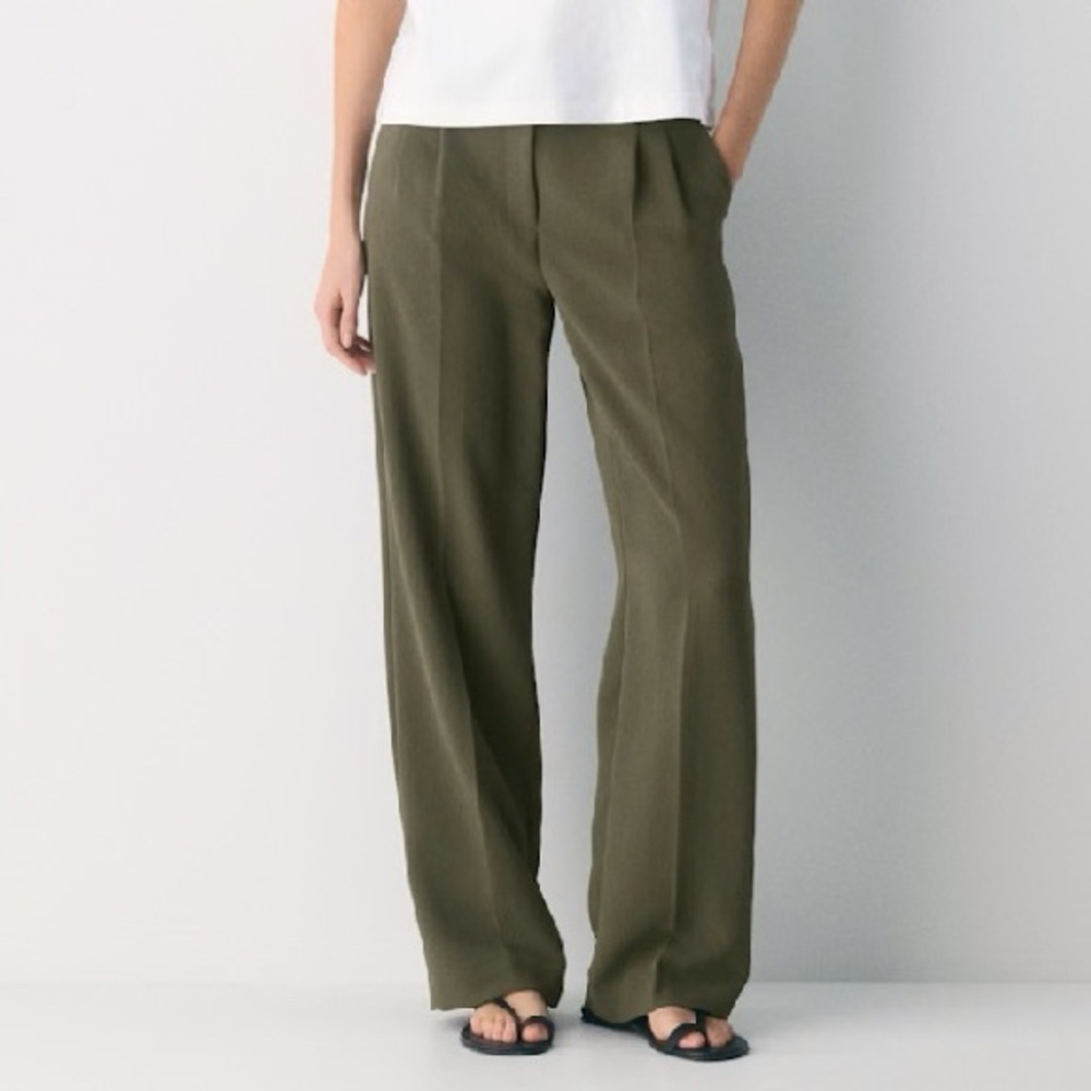 Wilfred Effortless Pants Crepette Size 2 Olive Green Wide Leg Pleated Trousers